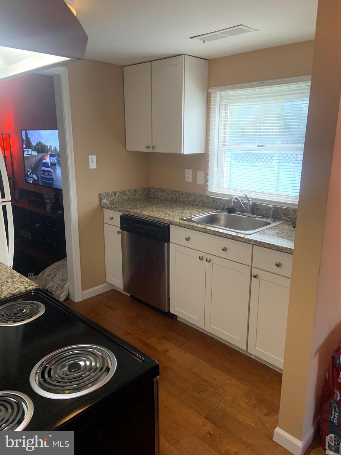 149 Dunlap Road Pasadena, MD 21122 - Photo 7 of 32 New Cabinets, Granite Counters and Hardwood Floors
