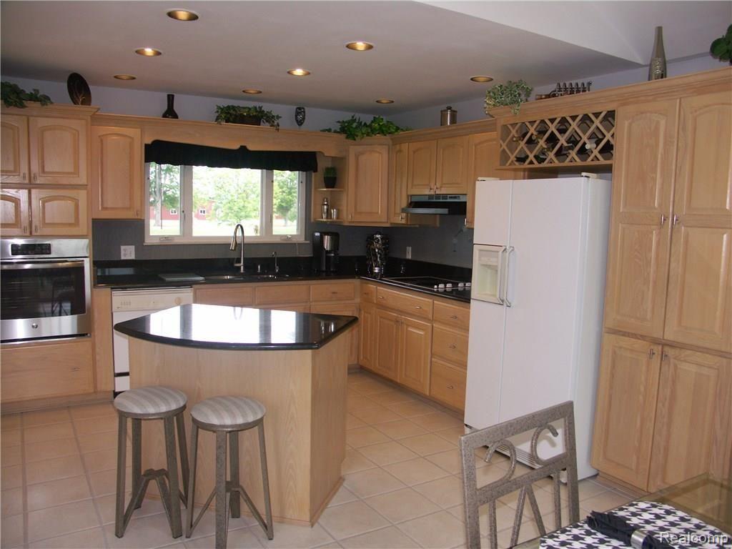 5152 State Road Fort Gratiot, MI 48059 - Photo 5 of 25