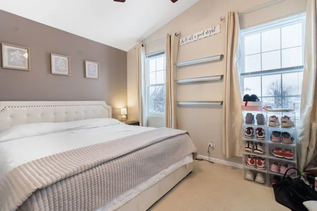 $264,900 | 986 Four Seasons Boulevard, Aurora, IL 60504