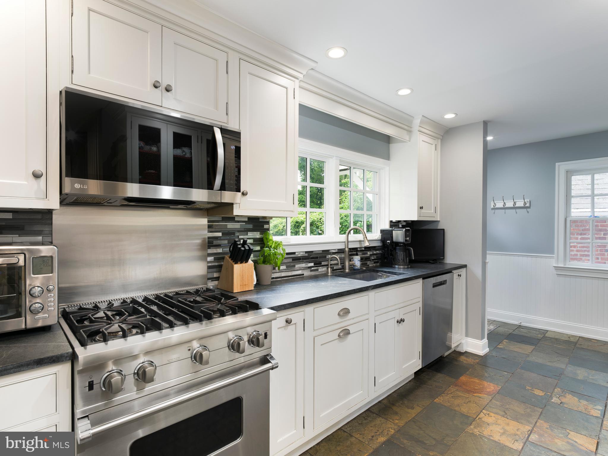 31 Snowden Road Bala Cynwyd, PA 19004 - Photo 9 of 36 Kitchen