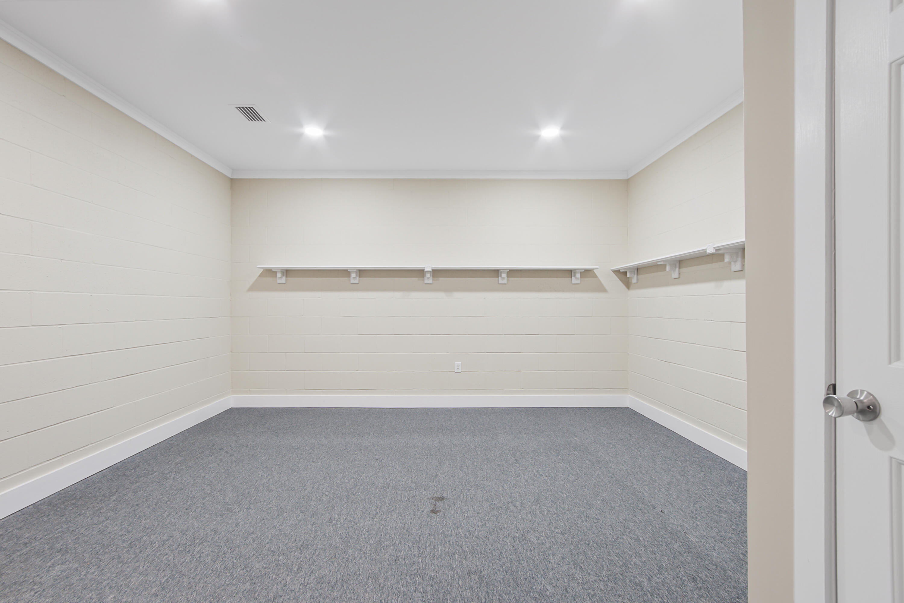 211 Lester Price Road Ponce de Leon, FL 32455 - Photo 20 of 63 a view of an empty room