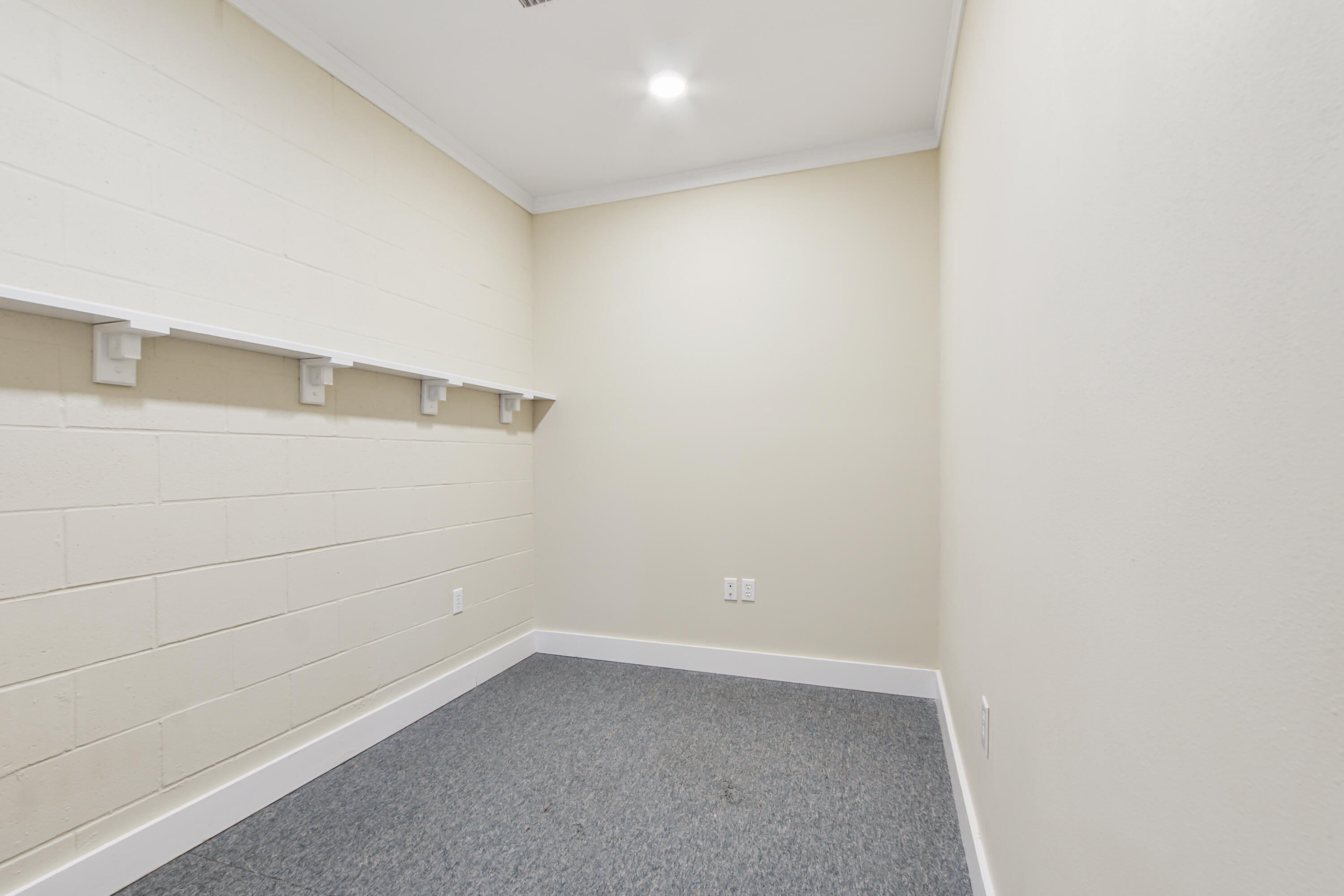 211 Lester Price Road Ponce de Leon, FL 32455 - Photo 23 of 63 a view of an empty room