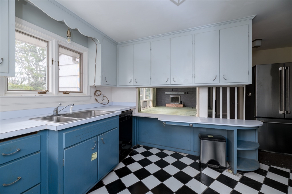 3 Oak Ridge Road Holden, MA 01520 - Photo 6 of 30 Gallery Image 6