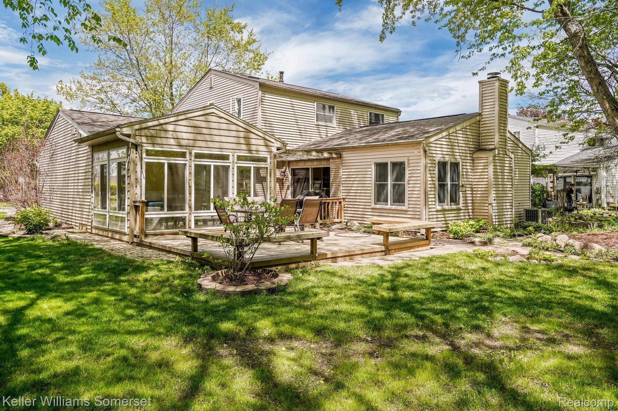 42981 Barchester Road Canton, MI 48187 - Photo 6 of 25 6-web-or-mls-42931 Barchester Rd Canton0006.jpg