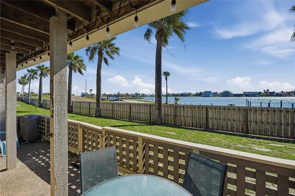 $355,000 | 2704 Bayhouse, Unit 2704, Rockport, TX 78382
