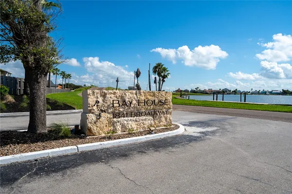 $355,000 | 2704 Bayhouse, Unit 2704, Rockport, TX 78382