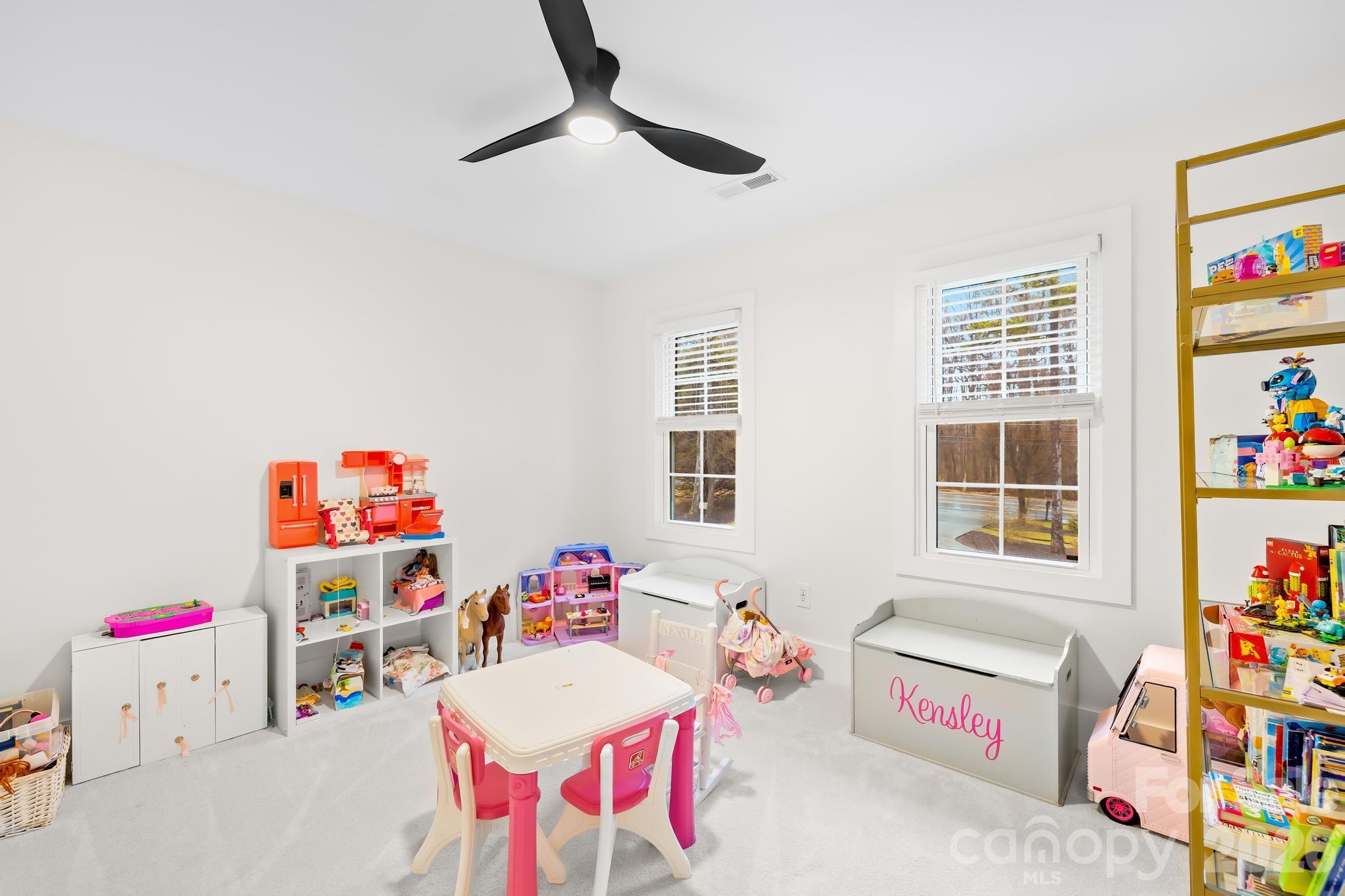 18441 Davidson-Concord Road Davidson, NC 28036 - Photo 23 of 36 a room with furniture and a window