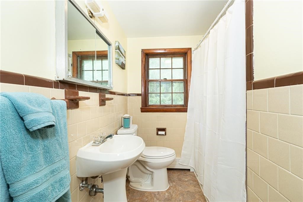 1 Beaver Road Barrington, RI 02806 - Photo 12 of 26