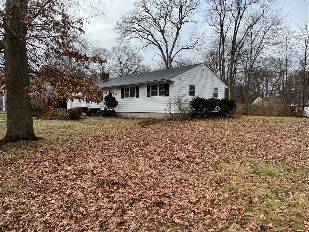 1 Beaver Road Barrington, RI 02806 - Photo 3 of 26