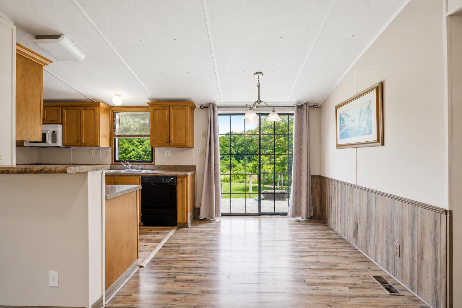 7609 Mahan Gap Road Ooltewah, TN 37363 - Photo 4 of 19 dining room cleaned