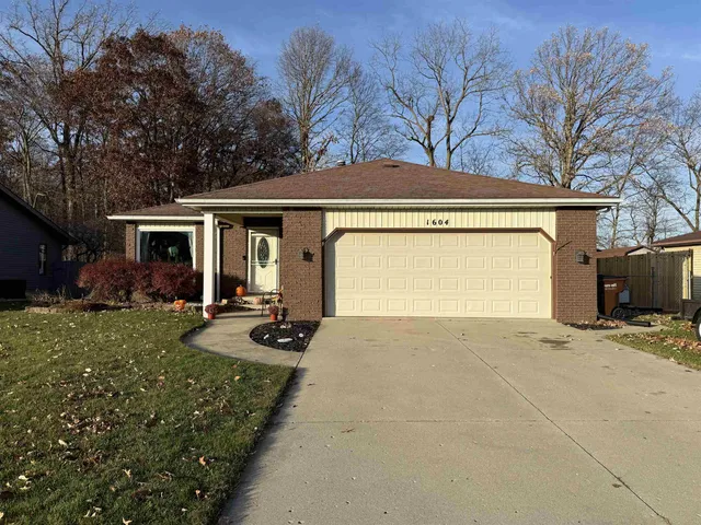 $279,900 | 1604 Allison Boulevard, Auburn, IN 46706
