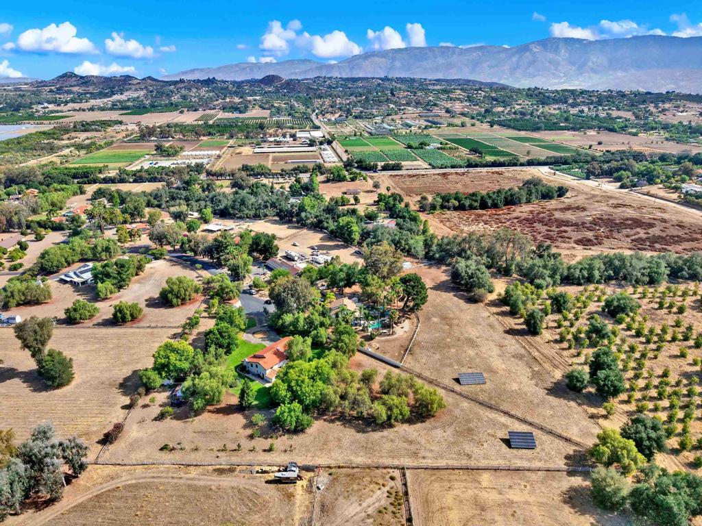 15459 Glentree Road Valley Center, CA 92082 - Photo 37 of 48