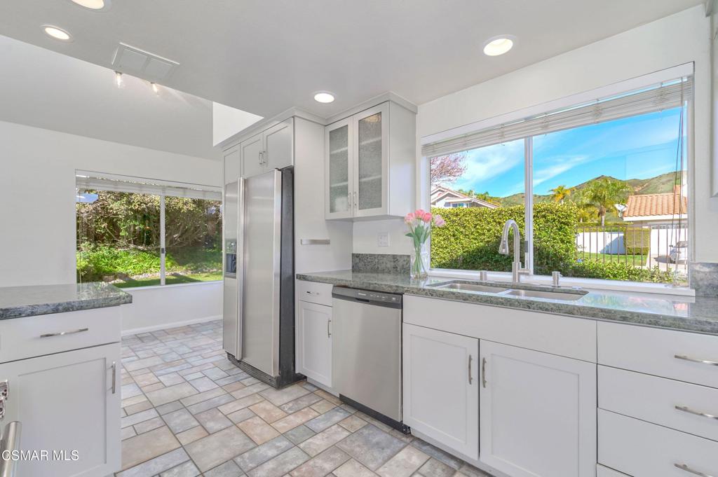 3125 Calusa Avenue Simi Valley, CA 93063 - Photo 3 of 46