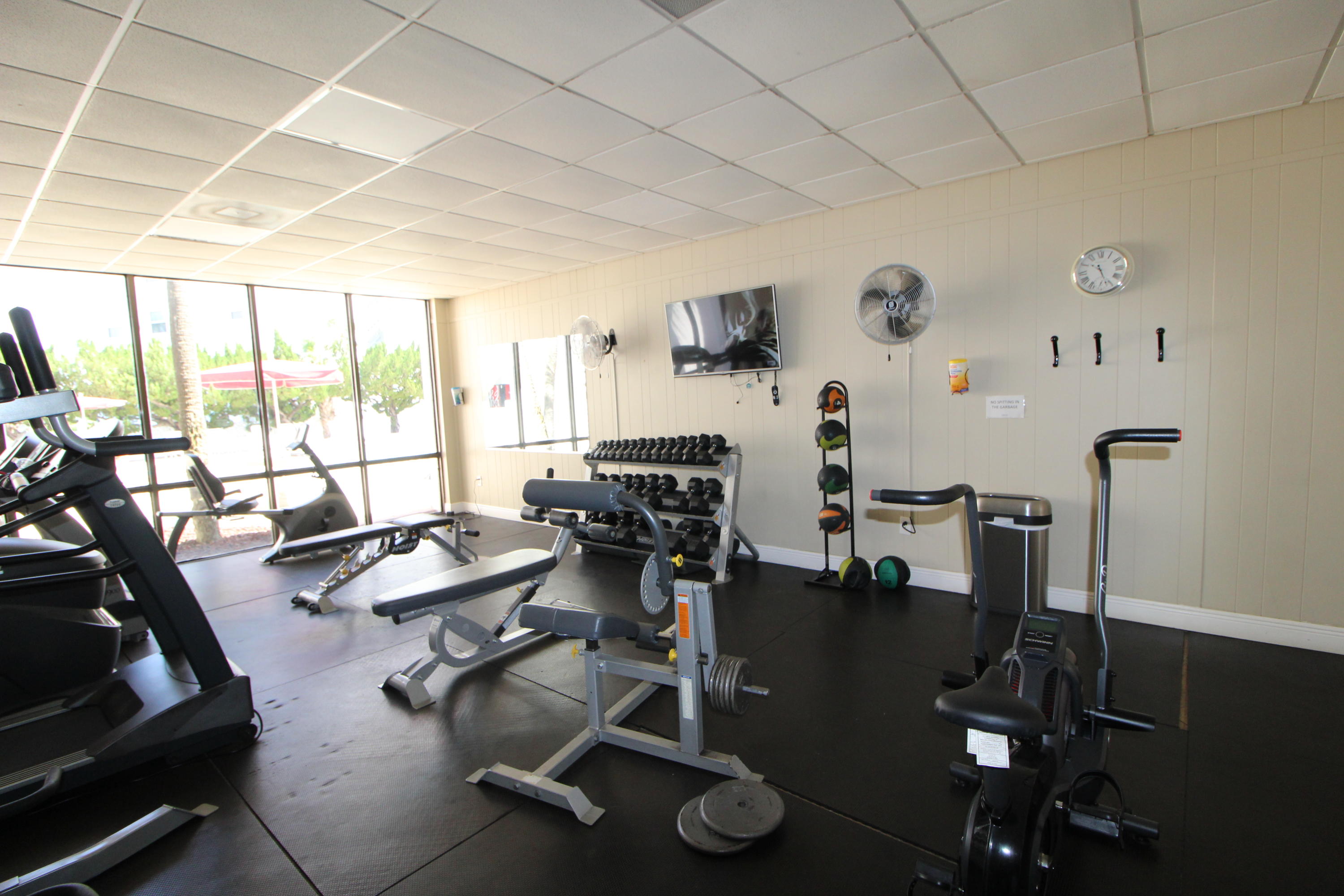 909 Santa Rosa Boulevard, Unit 548 Fort Walton Beach, FL 32548 - Photo 20 of 22 a room with gym equipment