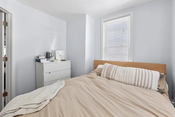 $2,600 | 651 East 7th Street, Unit 1, Boston, MA 02127