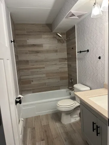 $137,900 | 5348 Waterbury Drive, Unit 1902, Crestwood, IL 60418