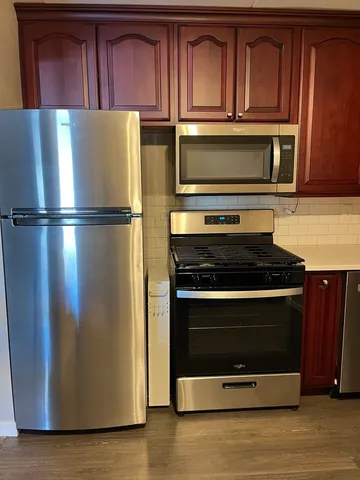 $137,900 | 5348 Waterbury Drive, Unit 1902, Crestwood, IL 60418