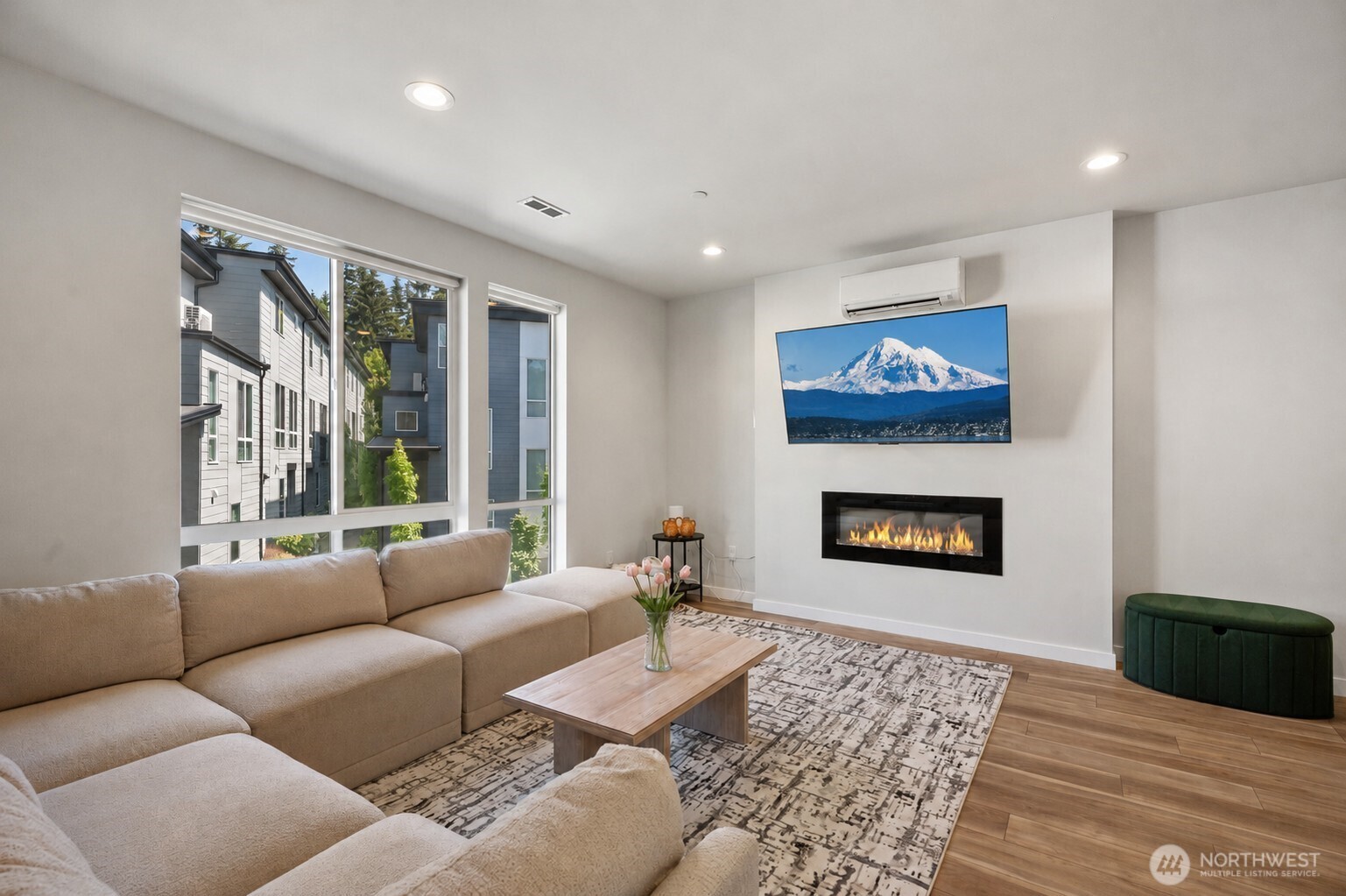 2527 Gibson Road, Unit C4 Everett, WA 98204 - Photo 1 of 29 Gallery Image 1