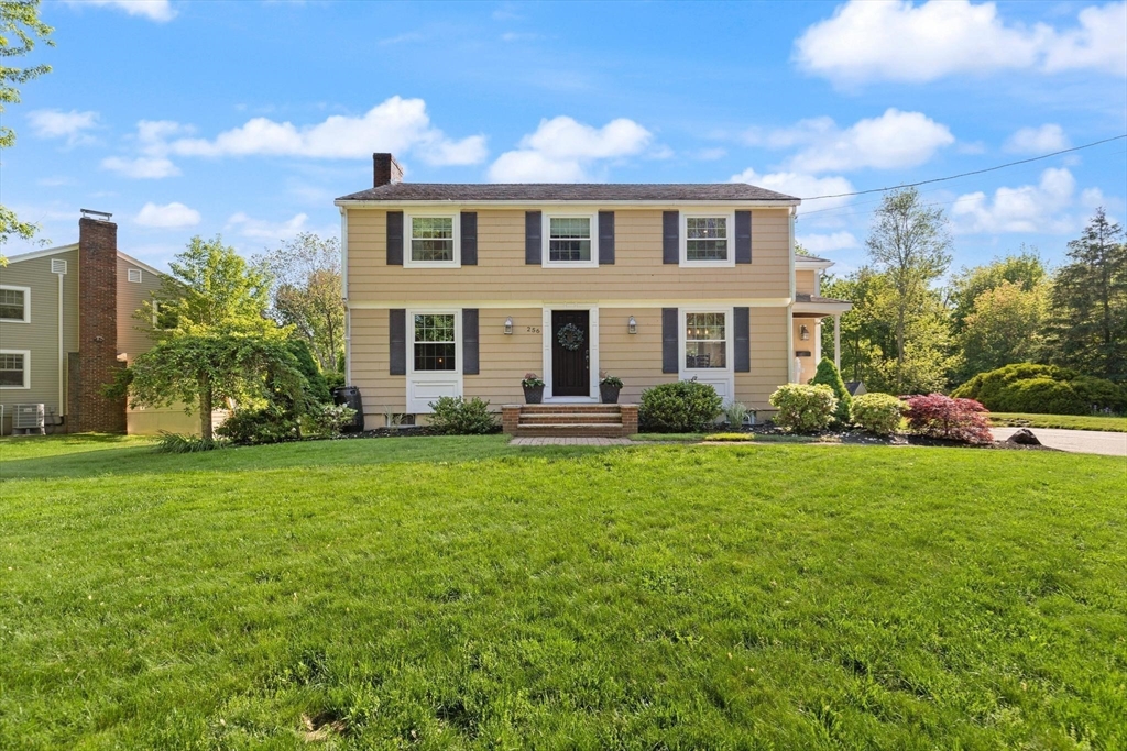 256 Linden Street Hamilton, MA 01982 - Photo 2 of 40
