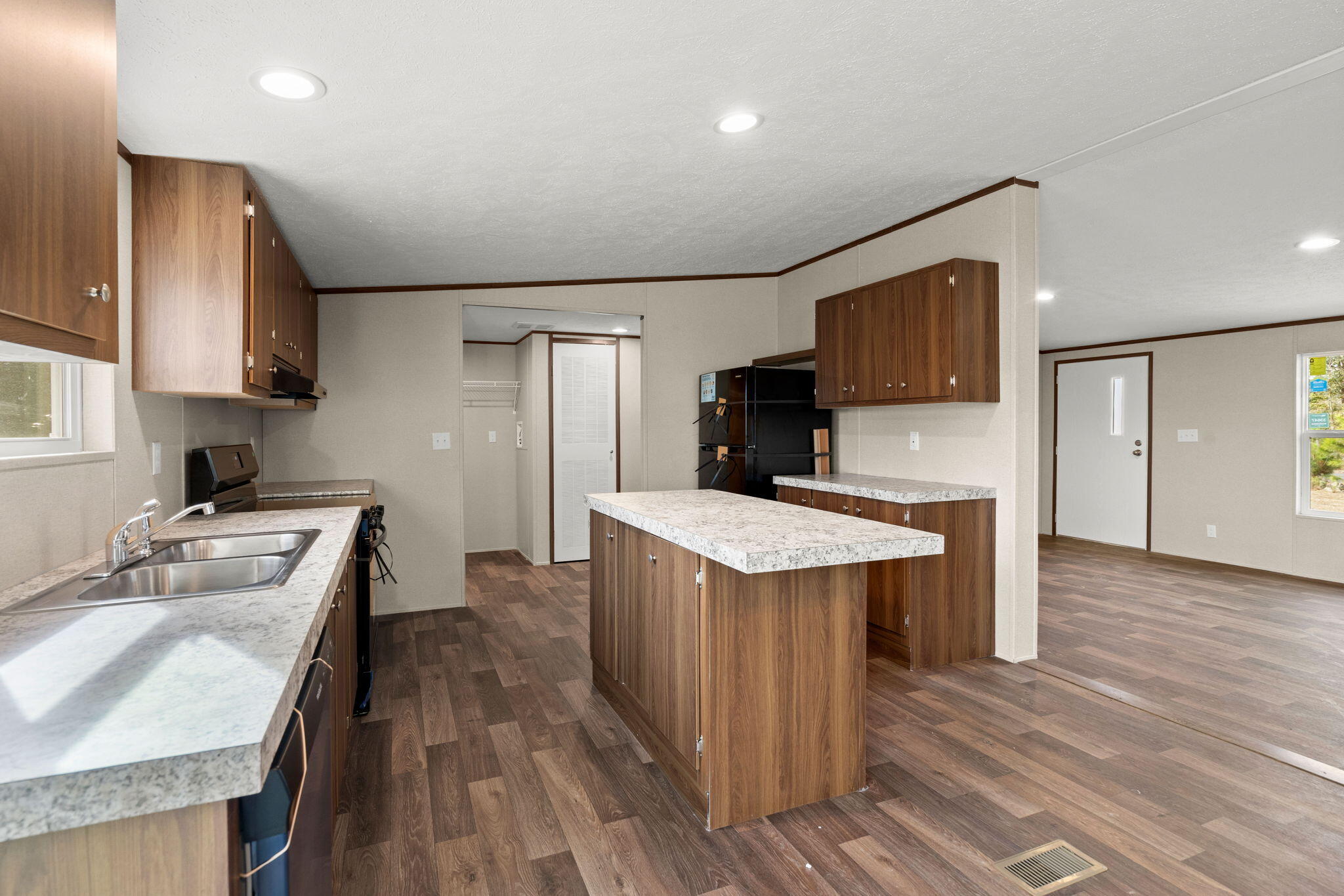 185 Thomas Road Dorchester, SC 29437 - Photo 12 of 30 12