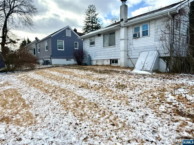 $350,000 | 34 Hoffman Avenue, Lake Hiawatha, NJ 07034