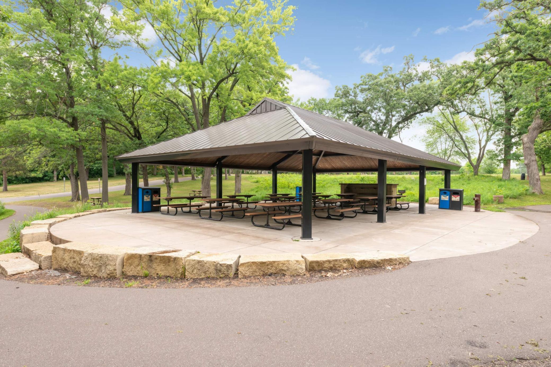 683 Tanglewood Drive St. Paul, MN 55126 - Photo 34 of 37