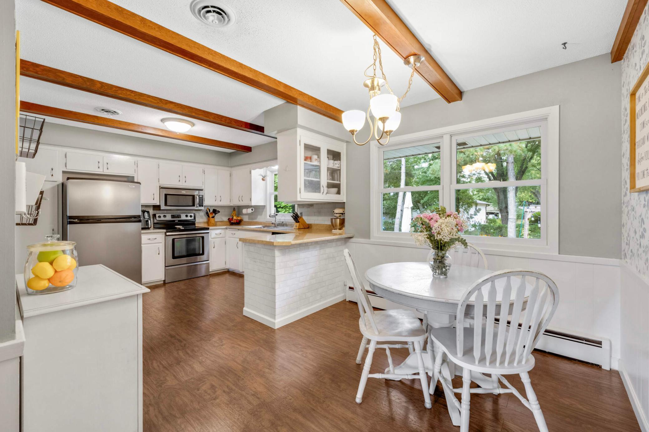 683 Tanglewood Drive St. Paul, MN 55126 - Photo 7 of 37