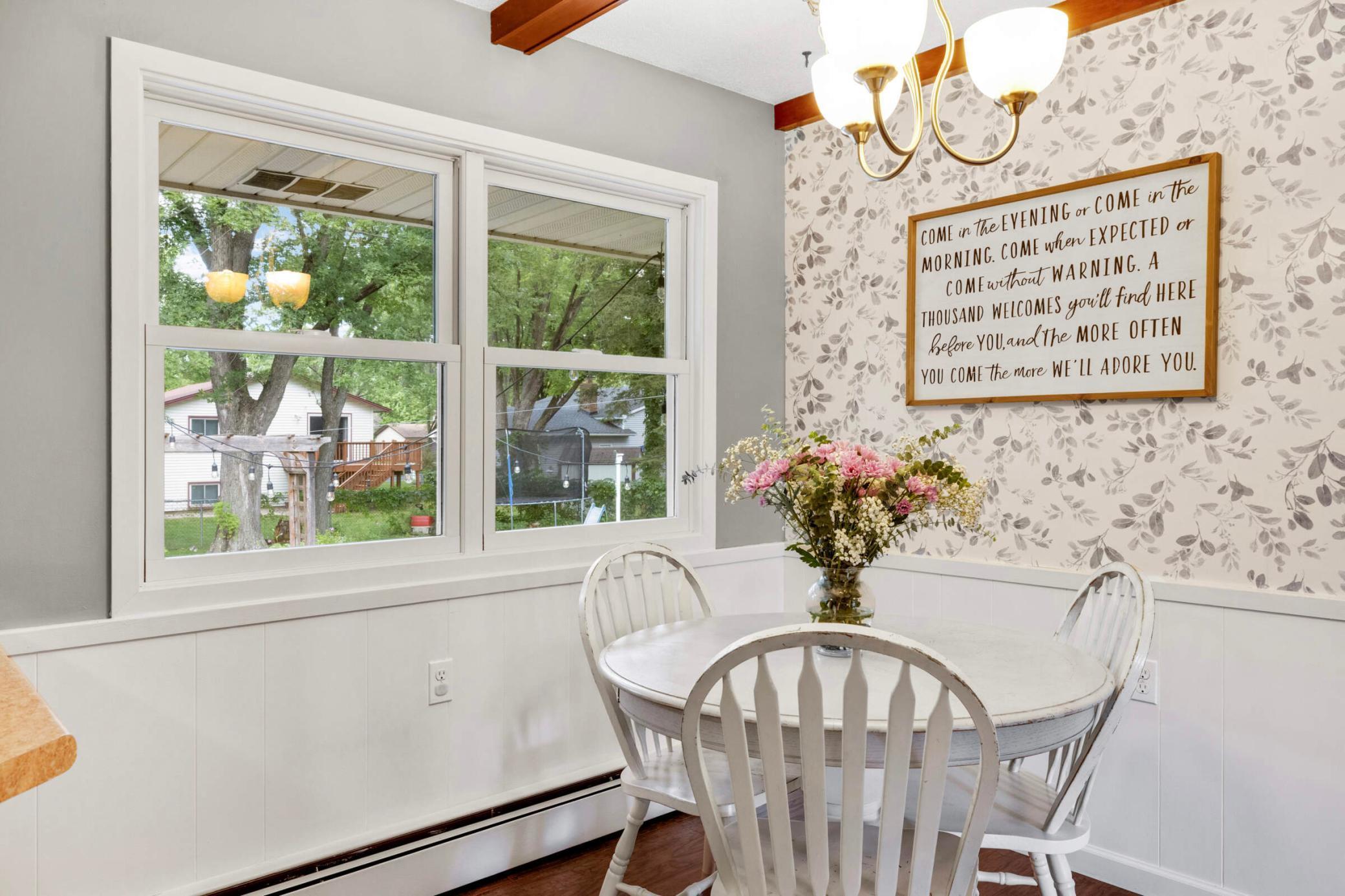 683 Tanglewood Drive St. Paul, MN 55126 - Photo 8 of 37