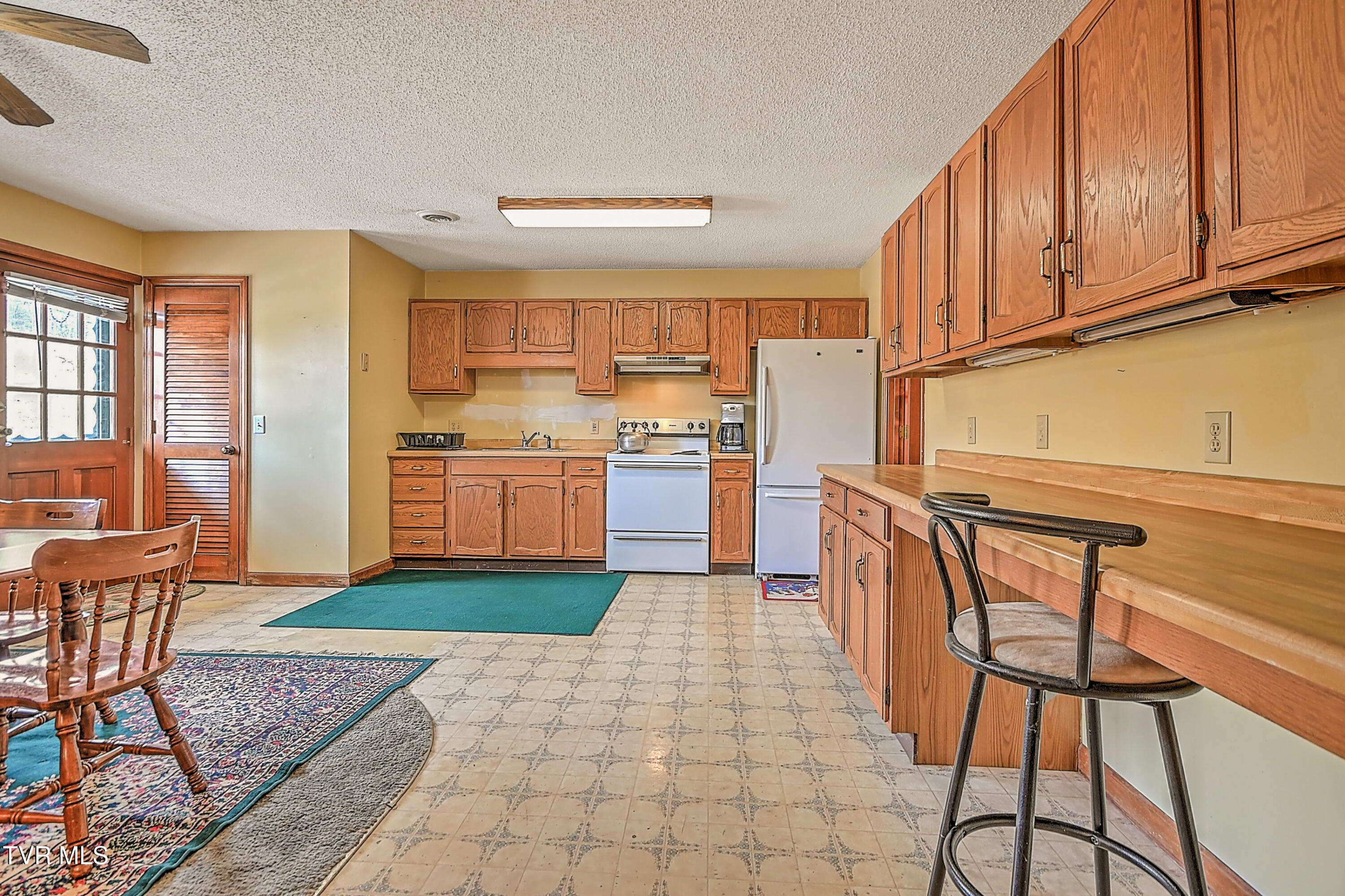 423 Kendricks Hollow Road Bristol, TN 37620 - Photo 33 of 64 423 Kendricks Hollow TV-48