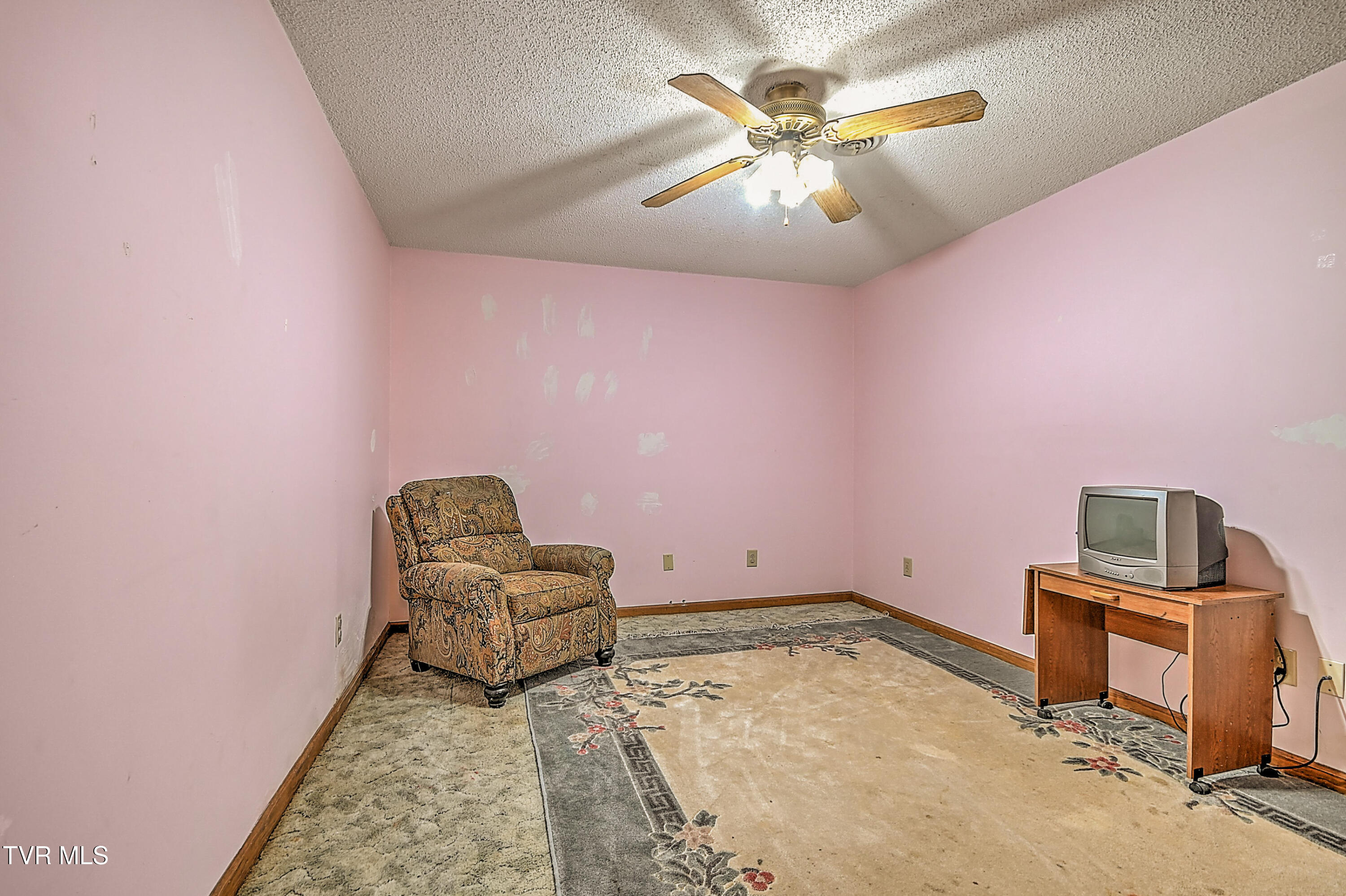 423 Kendricks Hollow Road Bristol, TN 37620 - Photo 44 of 64 423 Kendricks Hollow TV-42