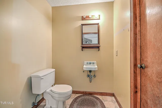 $399,000 | 423 Kendricks Hollow Road, Bristol, TN 37620