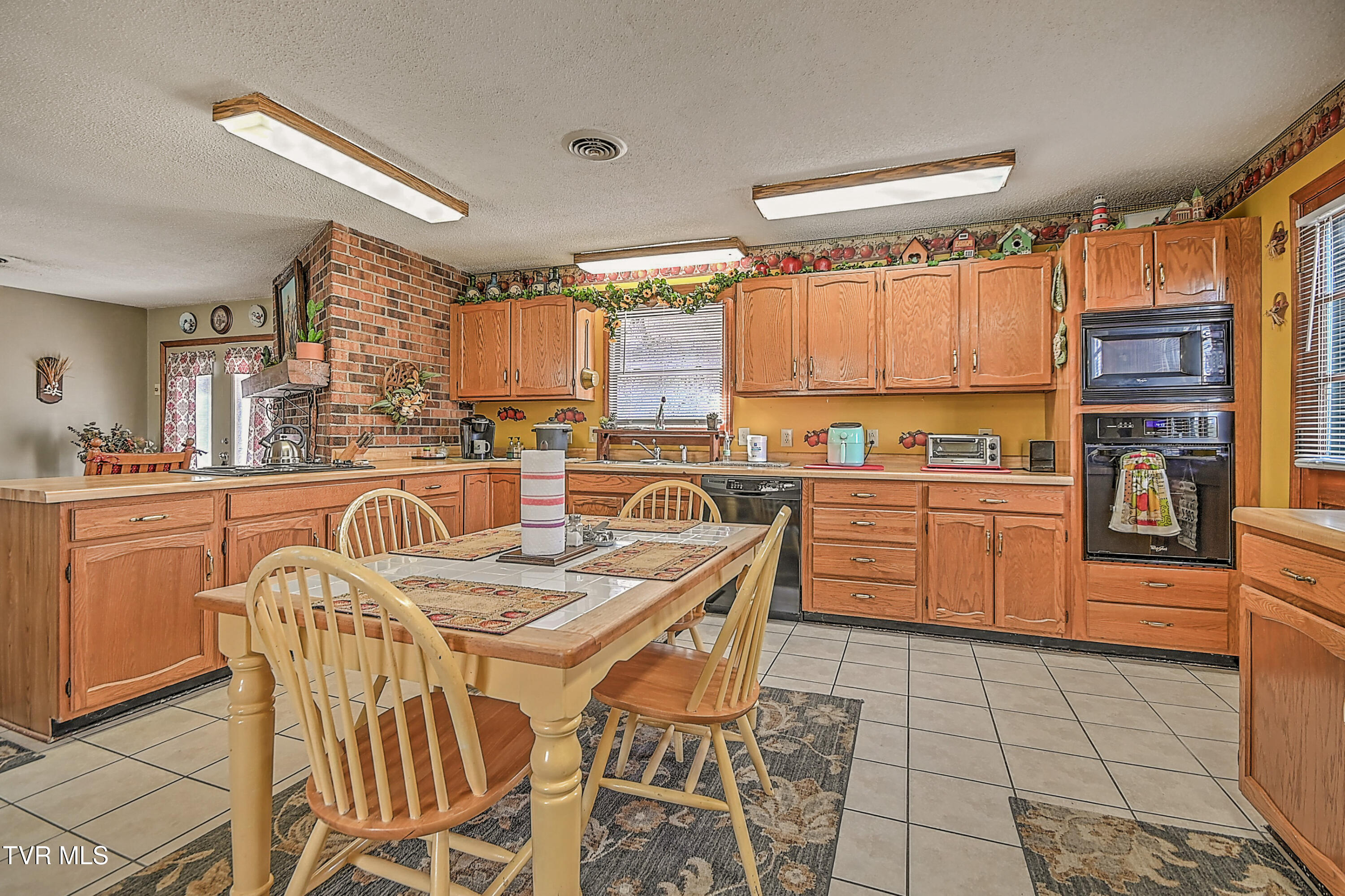 423 Kendricks Hollow Road Bristol, TN 37620 - Photo 5 of 64 423 Kendricks Hollow TV-31