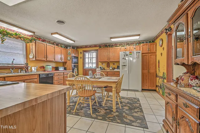 $399,000 | 423 Kendricks Hollow Road, Bristol, TN 37620