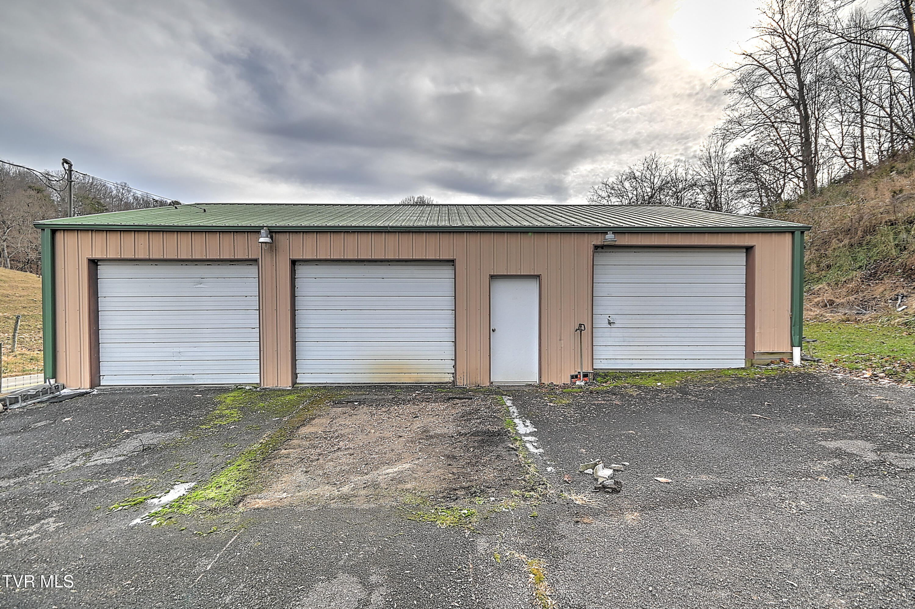 423 Kendricks Hollow Road Bristol, TN 37620 - Photo 63 of 64 423 Kendricks Hollow TV-60