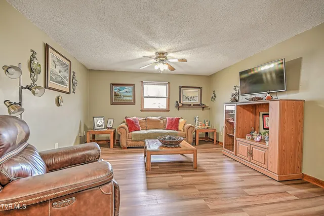 $399,000 | 423 Kendricks Hollow Road, Bristol, TN 37620