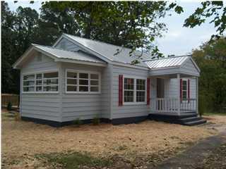 420 North Jenkins Road Rossville, GA 30741 - Photo 1 of 5 Primary Photo