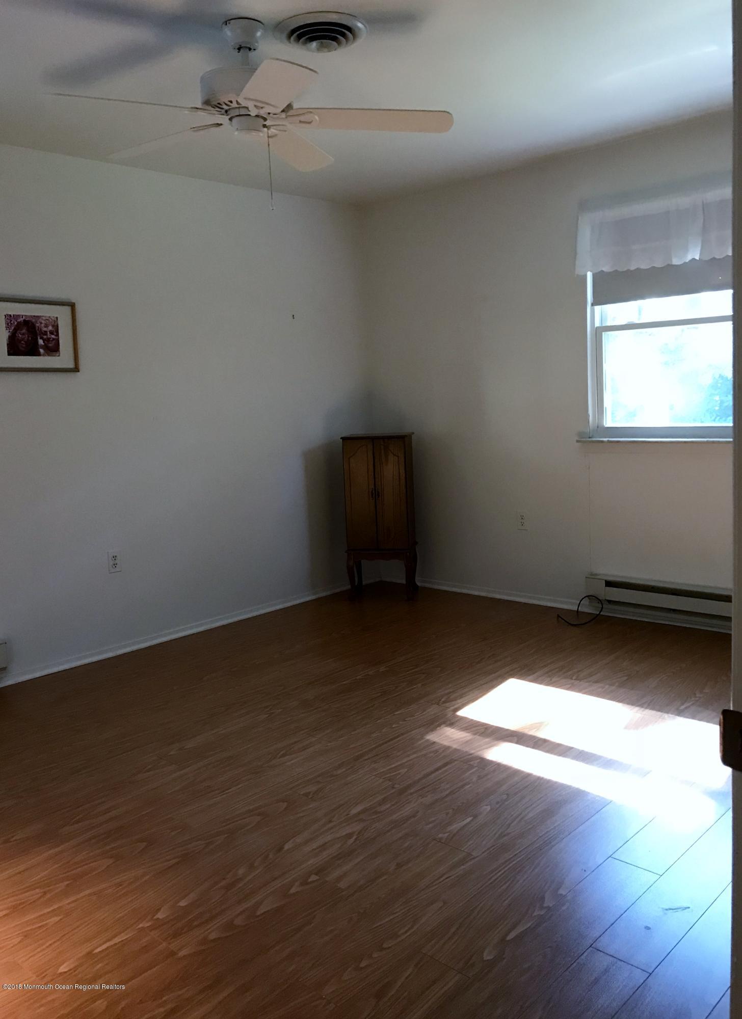 140 A Sunset Road Whiting, NJ 08759 - Photo 8 of 18 140A Sunset 007