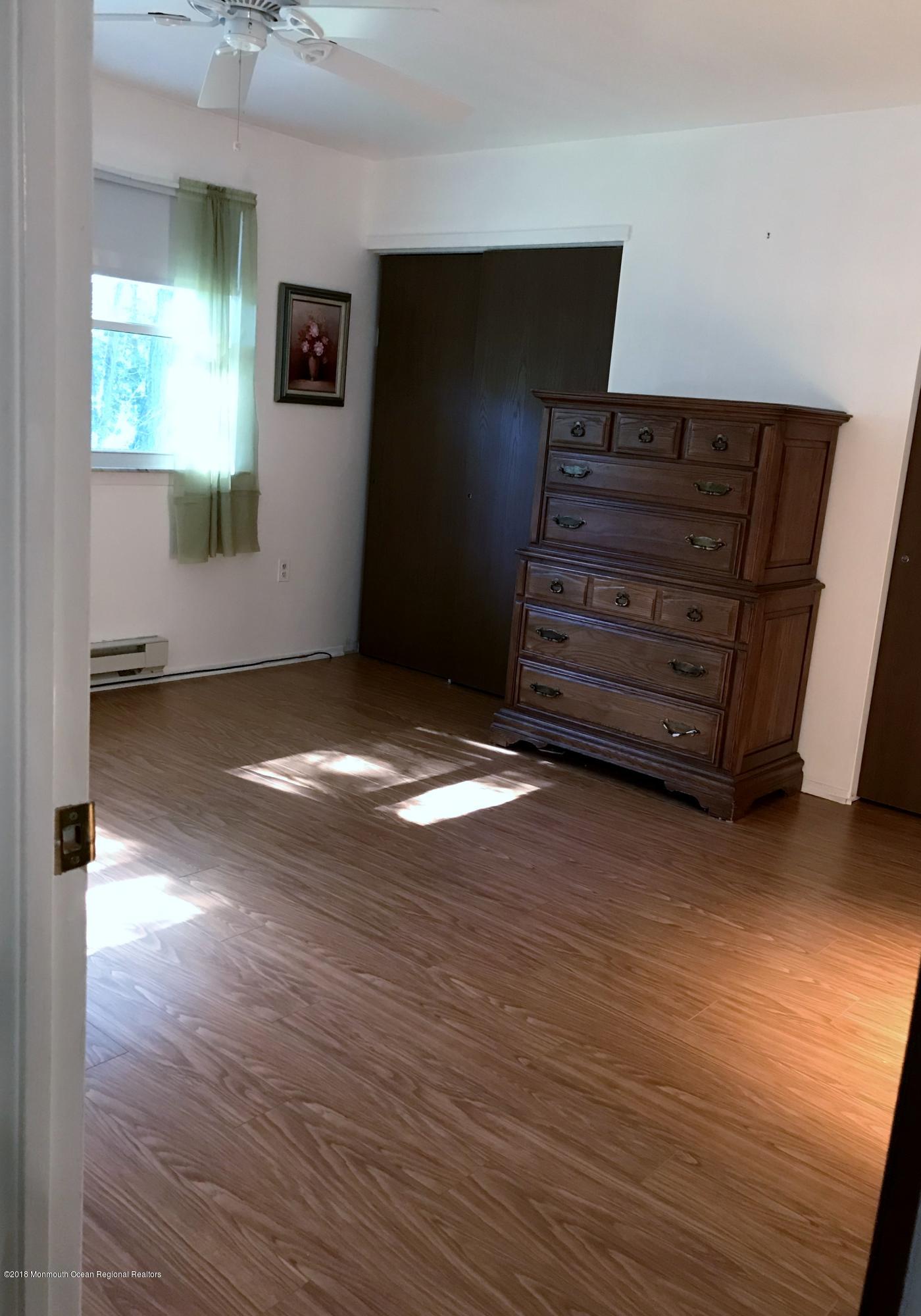 140 A Sunset Road Whiting, NJ 08759 - Photo 9 of 18 140A Sunset 008