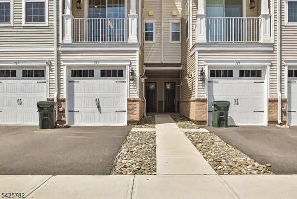 $660,000 | 723 Station Road, Dunellen, NJ 08812