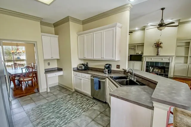 $300,000 | 2075 White Myrtle Drive, Madisonville, LA 70447