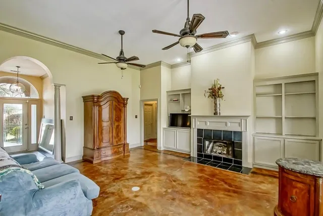 $300,000 | 2075 White Myrtle Drive, Madisonville, LA 70447