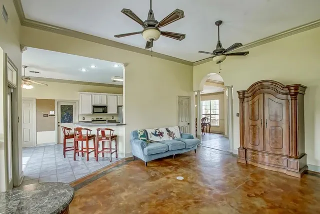 $300,000 | 2075 White Myrtle Drive, Madisonville, LA 70447