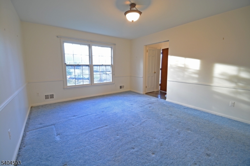 4 Tip Top Way Berkeley Heights, NJ 07922 - Photo 3 of 11