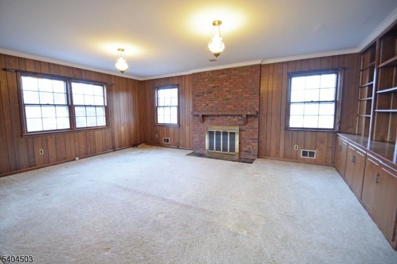 4 Tip Top Way Berkeley Heights, NJ 07922 - Photo 8 of 11