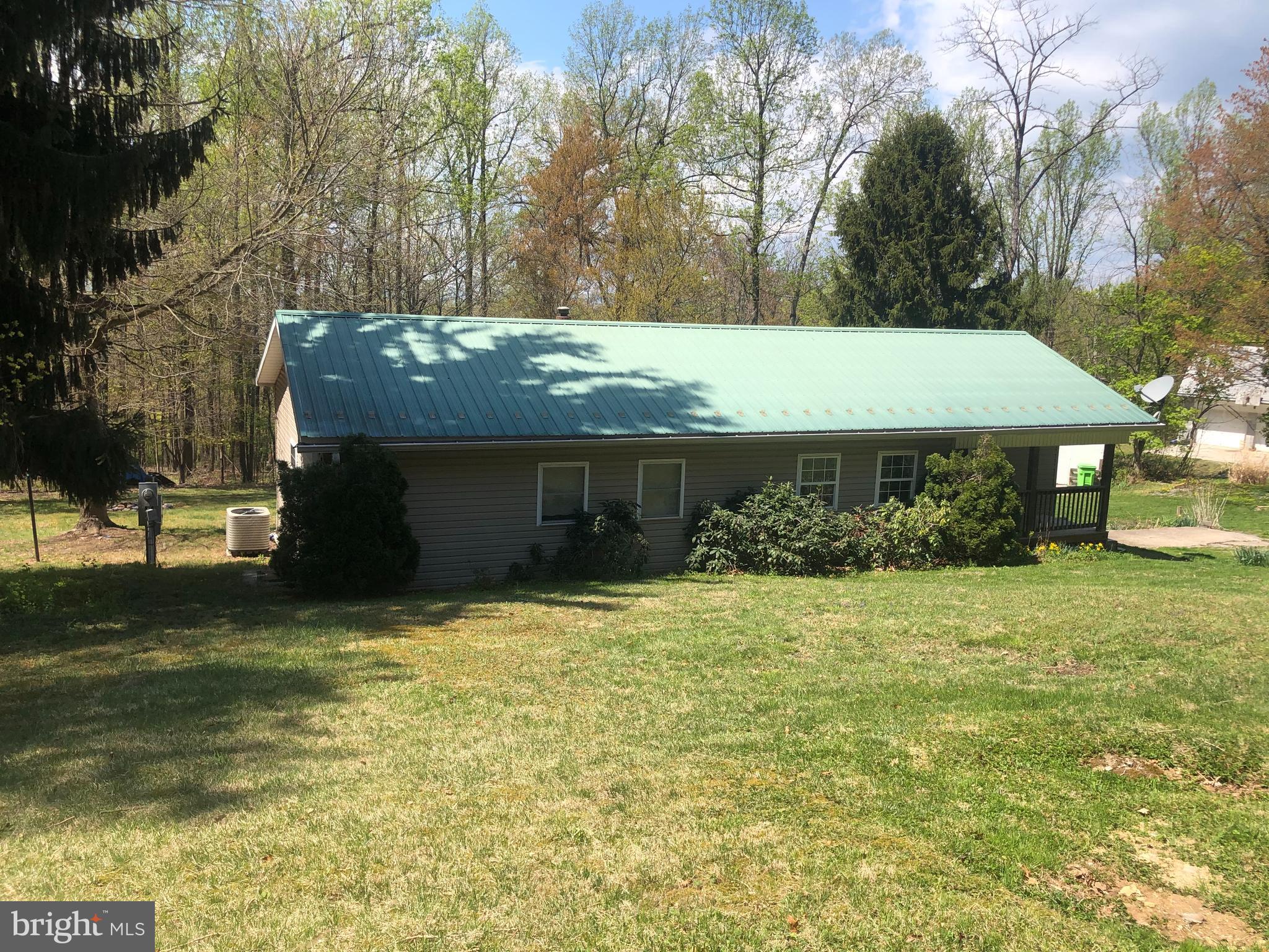 13916 Edgemont Road Smithsburg, MD 21783 - Photo 2 of 29 Gallery Image 2
