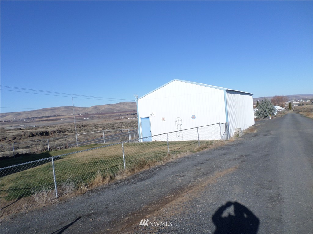 11879 Dodson Road Northwest Ephrata, WA 98823 - Photo 2 of 15 Gallery Image 2