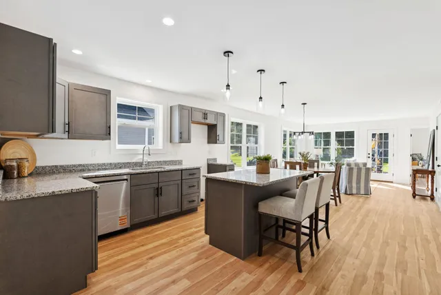 $469,900 | 13 Feldspar Lane, Unit 7, Cumberland Center, ME 04021