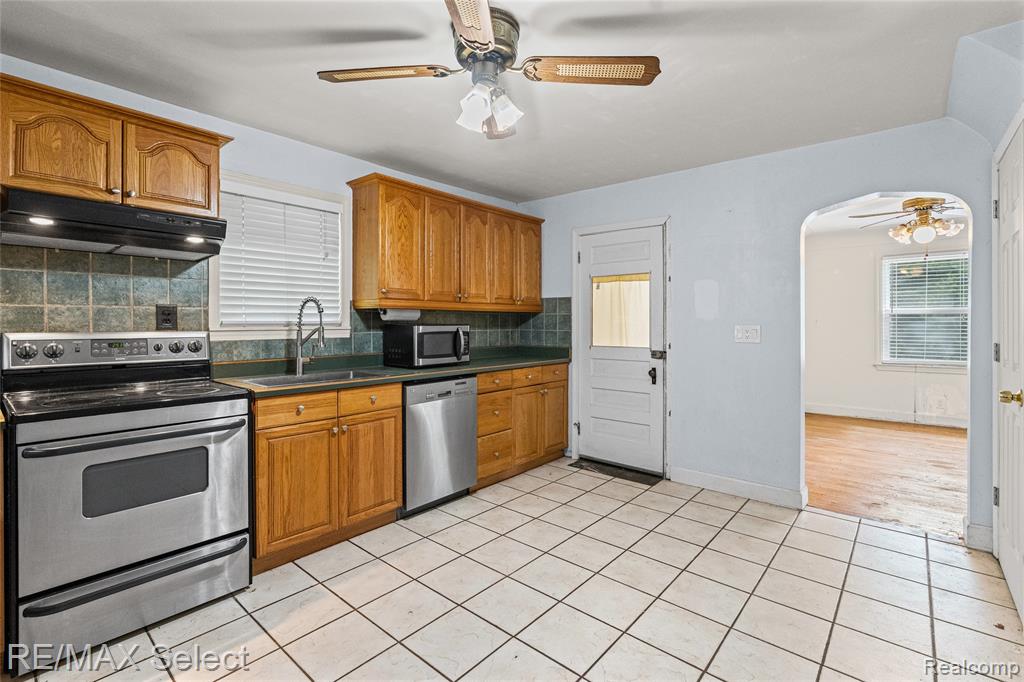 7173 Porter Road Grand Blanc, MI 48439 - Photo 16 of 35