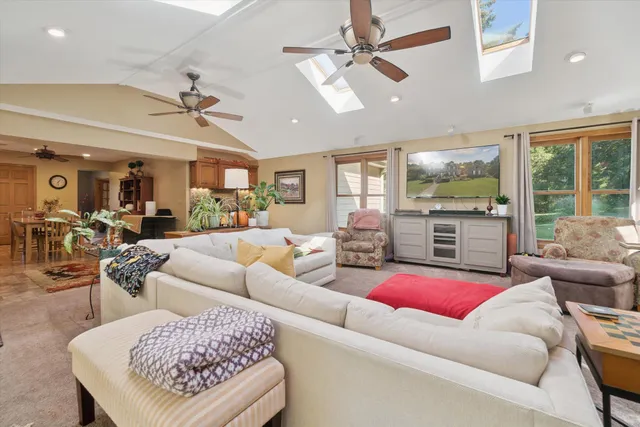 $799,900 | W343S9780 Red Brae Drive, Mukwonago, WI 53149