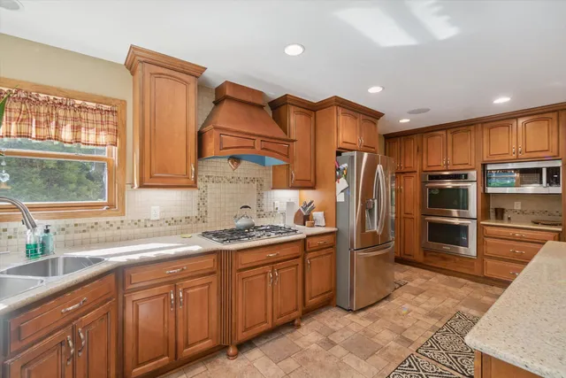 $799,900 | W343S9780 Red Brae Drive, Mukwonago, WI 53149